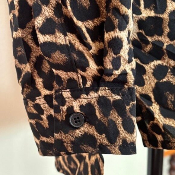 Michael Kors Leopard Print Pebble Crepe 3/4 and full Sleeve Top - Picture 5 of 10